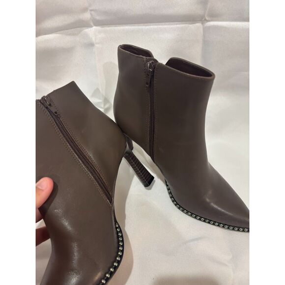 BCBGMaxAzria Boot Billie Pointed Toe Leather Booties Brown Studded Size 8 - Picture 5 of 8